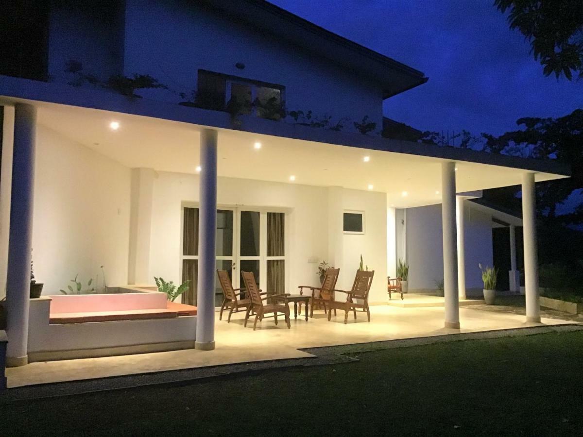 Amandari Holiday Villa Gelioya Exteriér fotografie