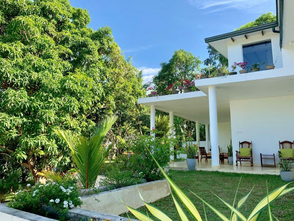 Amandari Holiday Villa Gelioya Exteriér fotografie
